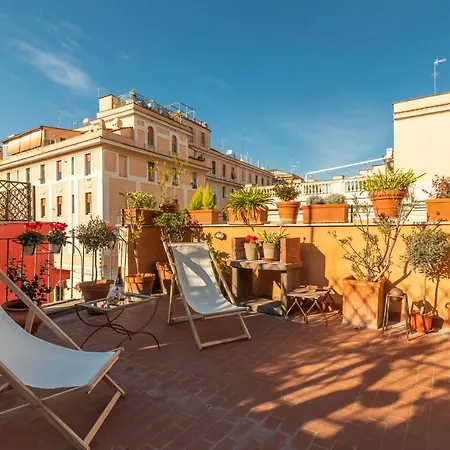 Bright And Comfy Terraced In Trastevere Apartment