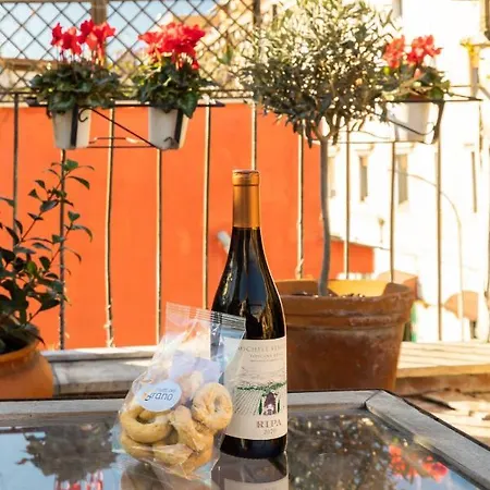 Apartment Bright And Comfy Terraced In Trastevere Rom